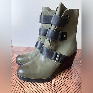 Sorel Olive Green Wedge Boots